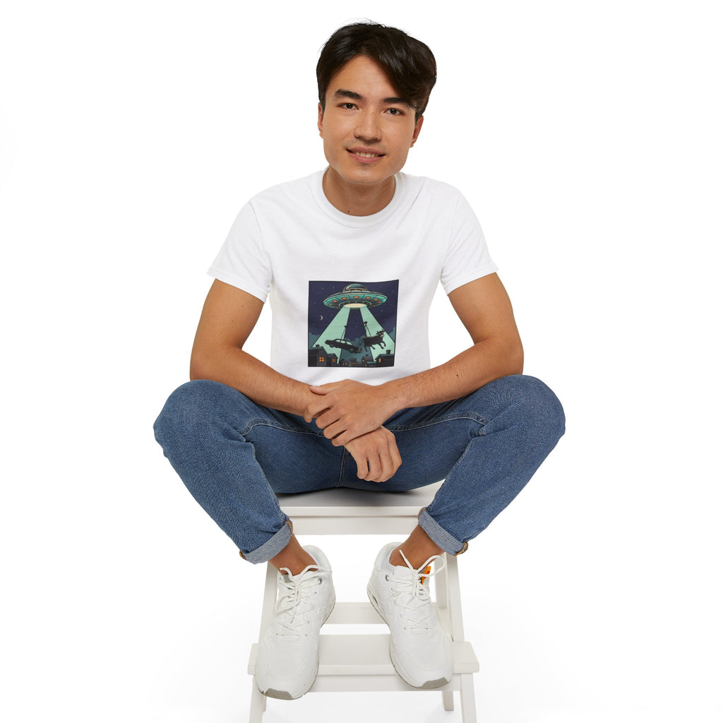 Alien Abduction Graphic Tee — Retro UFO Night Scene T‑Shirt Adult Unisex