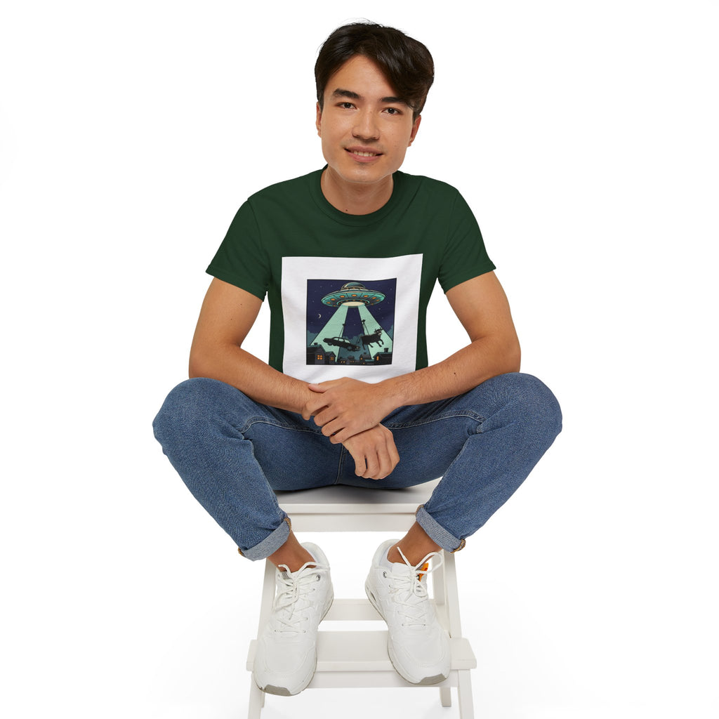 Alien Abduction Graphic Tee — Retro UFO Night Scene T‑Shirt Adult Unisex