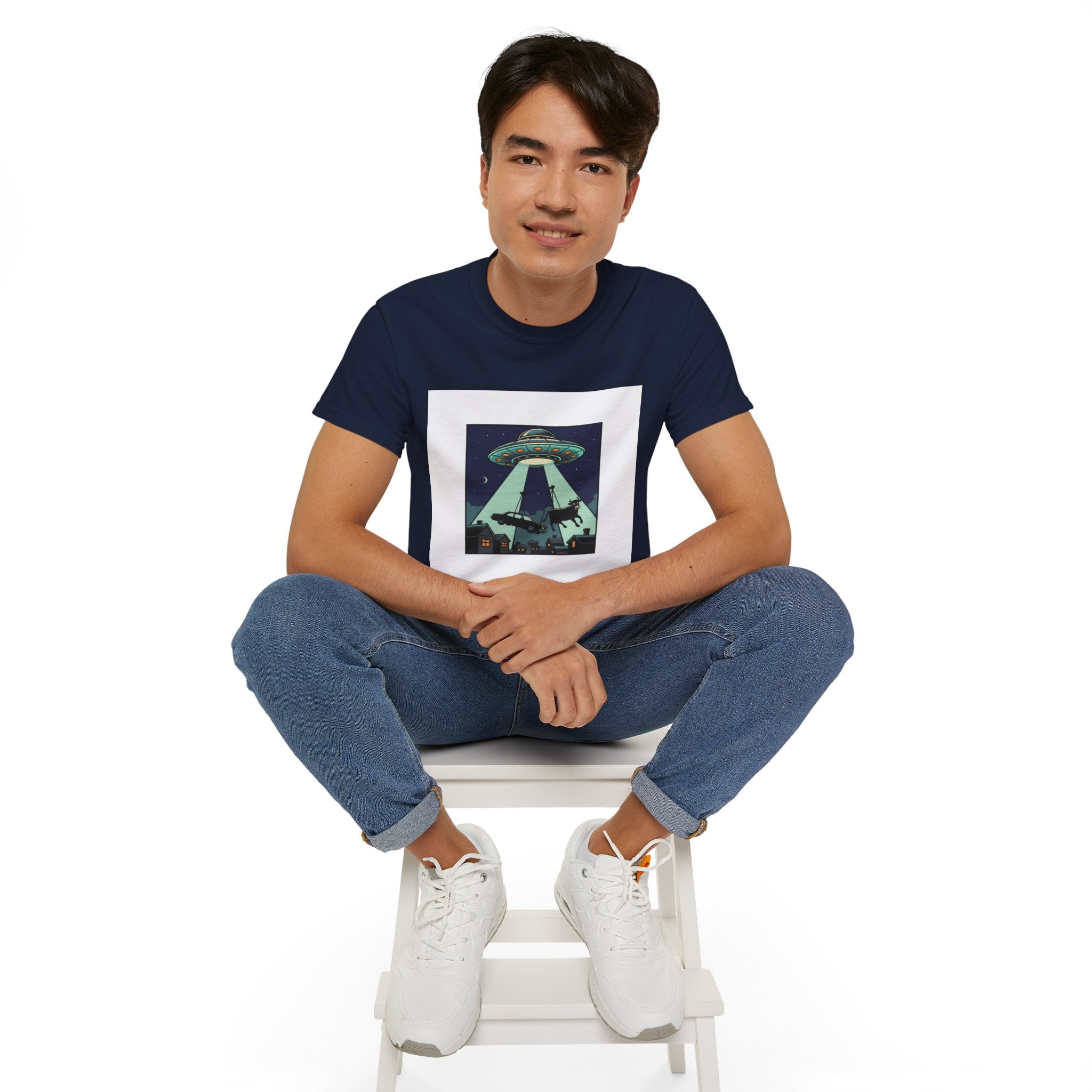 Alien Abduction Graphic Tee — Retro UFO Night Scene T‑Shirt Adult Unisex
