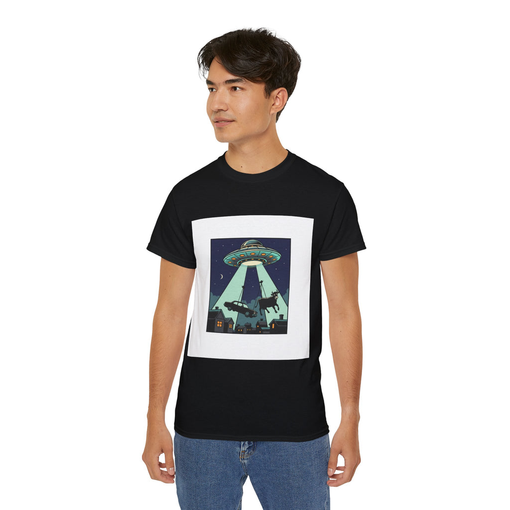 Alien Abduction Graphic Tee — Retro UFO Night Scene T‑Shirt Adult Unisex