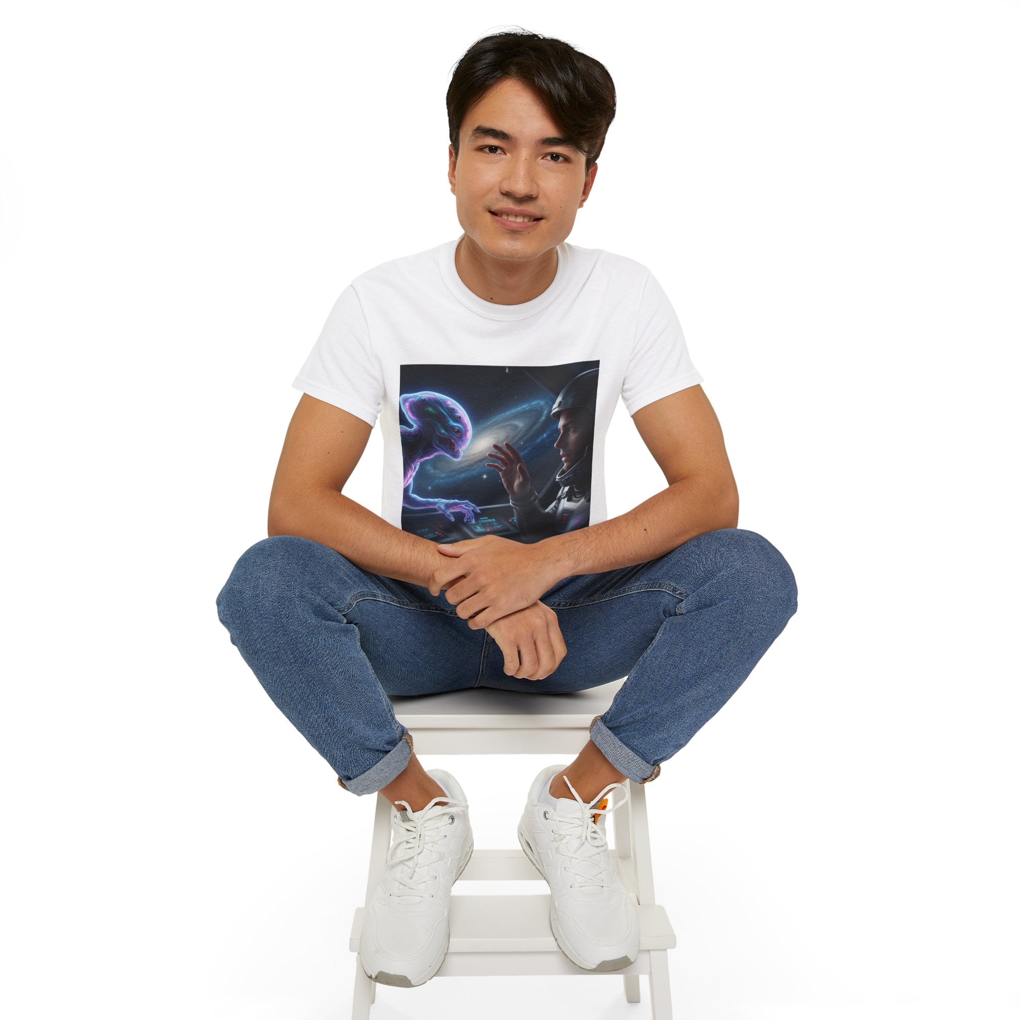 Astronaut & Hologram Alien Tee — Sci‑Fi Space Graphic T‑Shirt Adult Unisex
