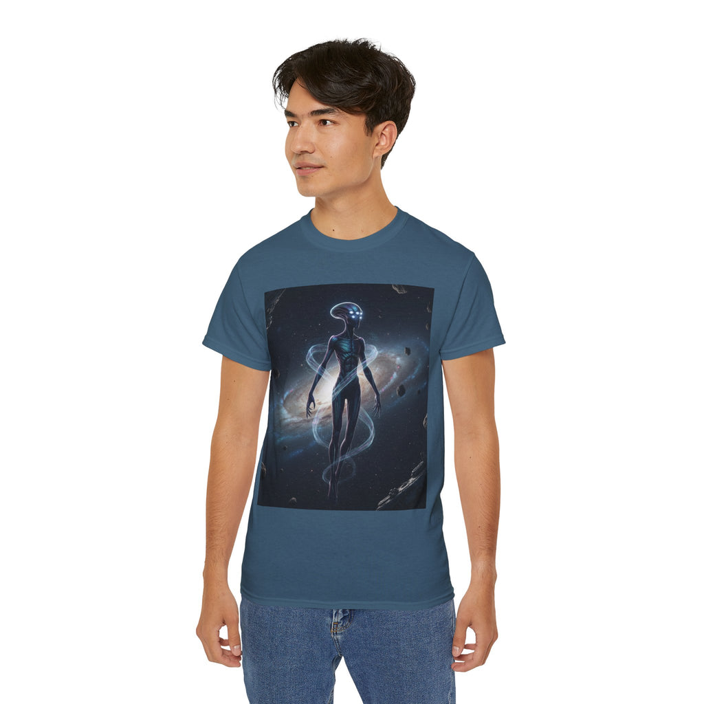Camiseta con silueta de extraterrestre cósmico — Camiseta de arte espacial de nebulosa galáctica