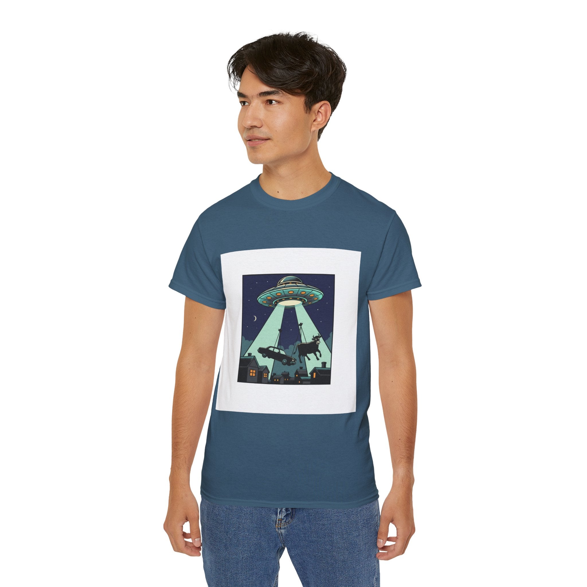 Alien Abduction Graphic Tee — Retro UFO Night Scene T‑Shirt Adult Unisex
