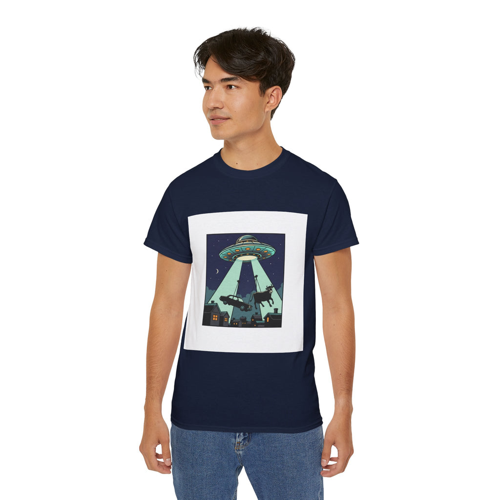 Alien Abduction Graphic Tee — Retro UFO Night Scene T‑Shirt Adult Unisex