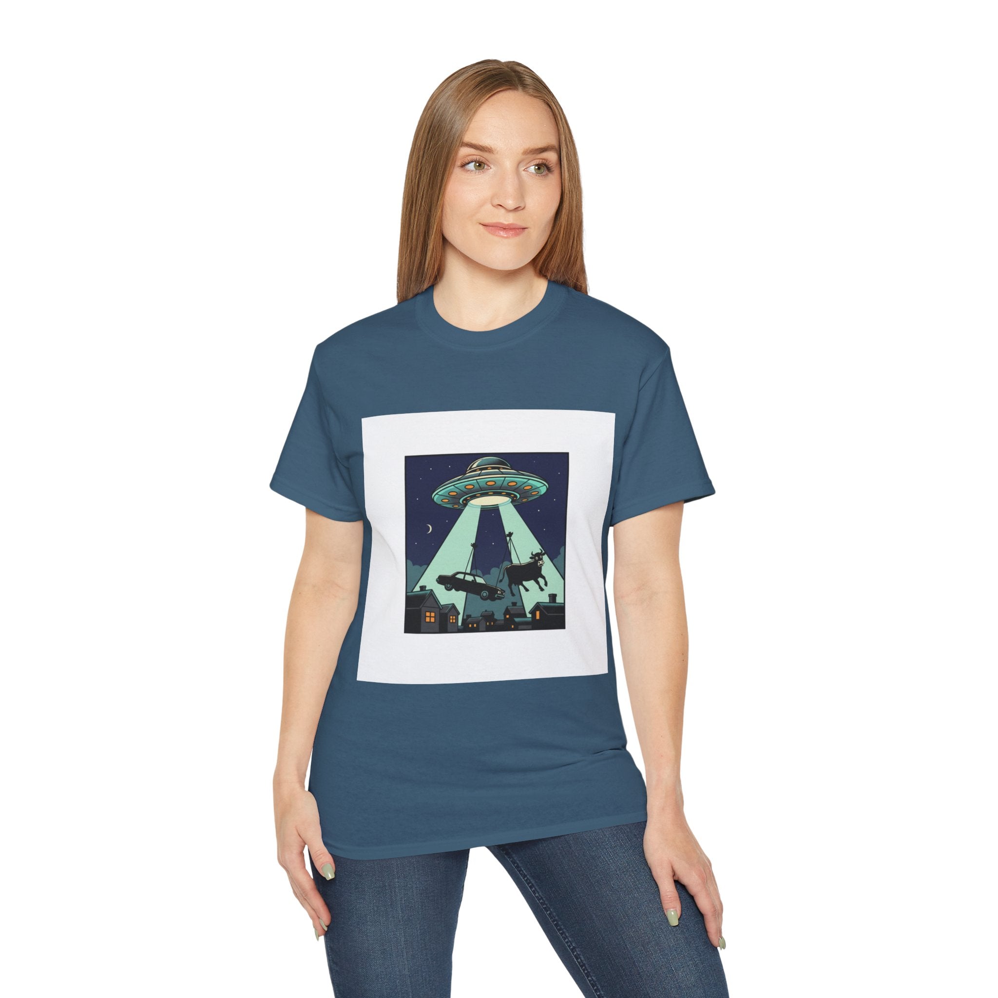 Alien Abduction Graphic Tee — Retro UFO Night Scene T‑Shirt Adult Unisex